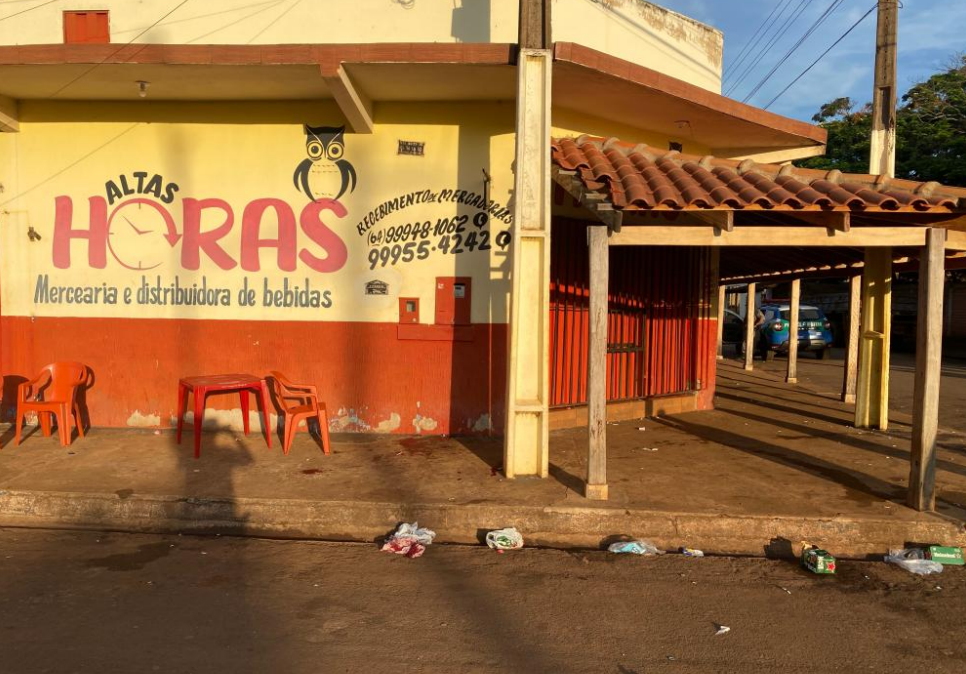 Bar Altas Horas, na cidade de Acreúna, em Goiás, onde uma mulher foi morta durante briga