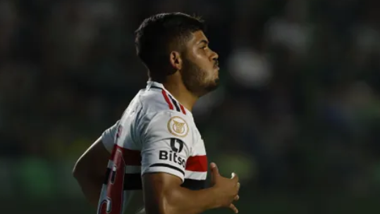 Erison marcou gol da vitória do São Paulo