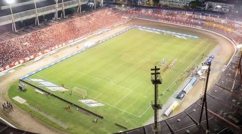 CRB e Chapecoense se enfrentam nesta sexta-feira (10), às 21h, no Estádio Rei Pelé