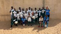 Palmeiras doa uniforme e chuteiras para projeto social no Senegal