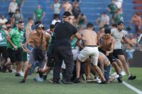 Vila Capanema é fechada após confusão entre torcidas de Coritiba e Cruzeiro