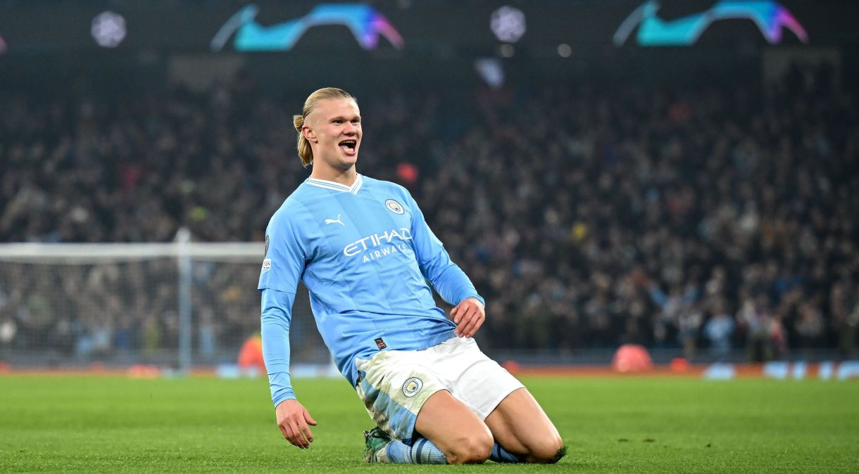 Erling Haaland comemora gol na vitória sobre o Young Boys, no Etihad Stadium