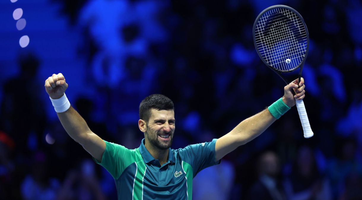 Novak Djokovic celebra o título do ATP Finals em Turim, na Itália