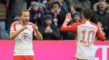 Atacante inglês superou marca de Robert Lewandowski na Bundesliga