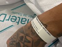 Neymar posta foto em hospital de BH antes de cirurgia no joelho esquerdo