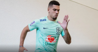 Paulinho sofre intolerância religiosa após jogo pela Seleção