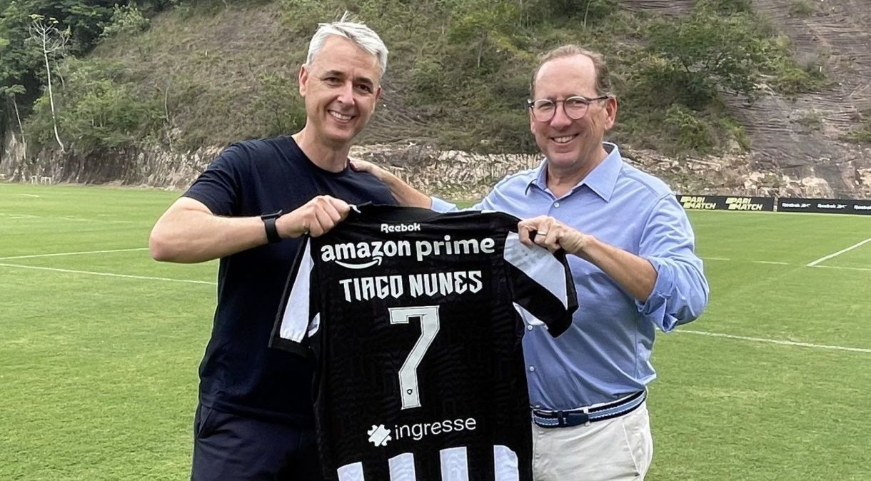 Tiago Nunes foi anunciado por John Textor, dono do Botafogo