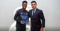 Vinícius Júnior é eleito melhor jogador da última temporada na Espanha