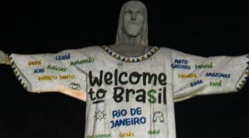 Projeção ocorreu na noite desta quinta (16), um dia antes do show na capital fluminense