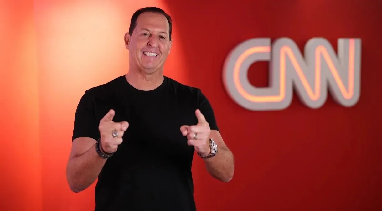 Benjamin Back, apresentador da CNN Brasil