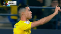 Vídeo: Cristiano Ronaldo sofre pênalti, mas pede para árbitro anular