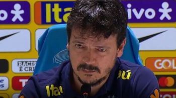 Técnico da Seleção diz que resultado não condiz com o que foi o jogo; Ele afirma que vaias não normais por conta da derrota, mas "olé" é um pouco demais