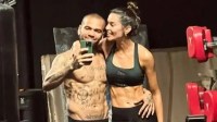 Esposa de Daniel Alves volta a usar redes sociais após liberdade provisória do marido