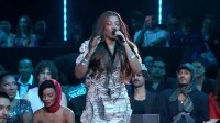 Ludmilla canta hino nacional no Prêmio Multishow após polêmica em Interlagos