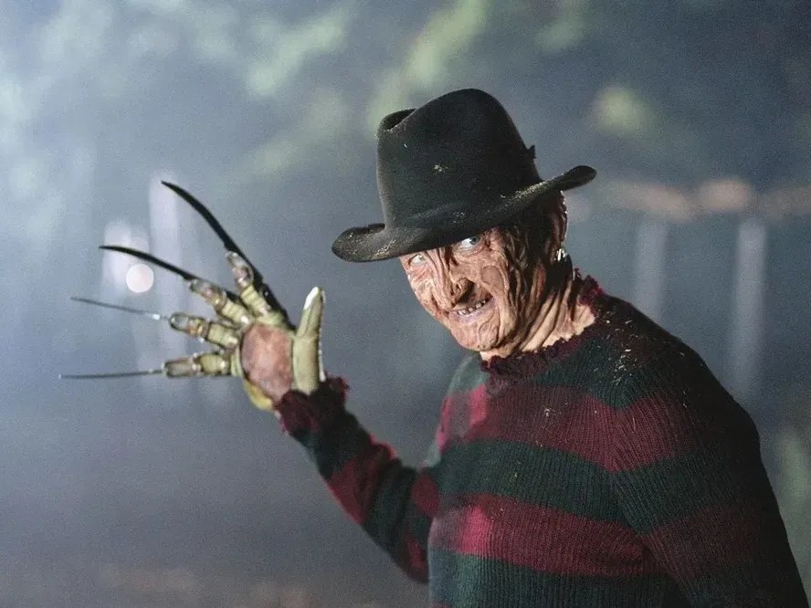Lendária luva de Freddy Krueger vai para leilão, com outros itens do cinema de terror