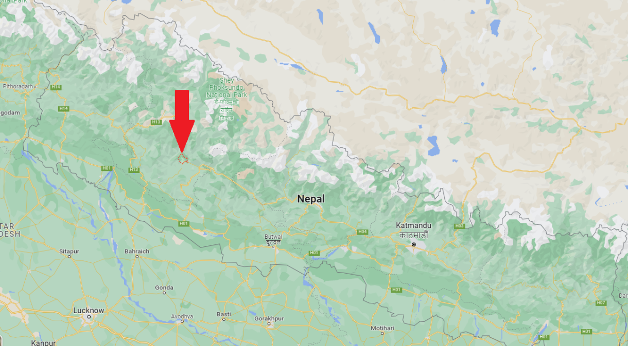 Jajarkot, epicentro do terremoto, a 500 km oeste da capital Katmandu