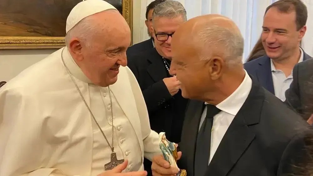 Reinaldo, ídolo do Atlético-MG, se encontrou com o Papa Francisco