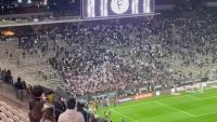 Torcida do Corinthians protesta e invade campo após goleada do Bahia; veja