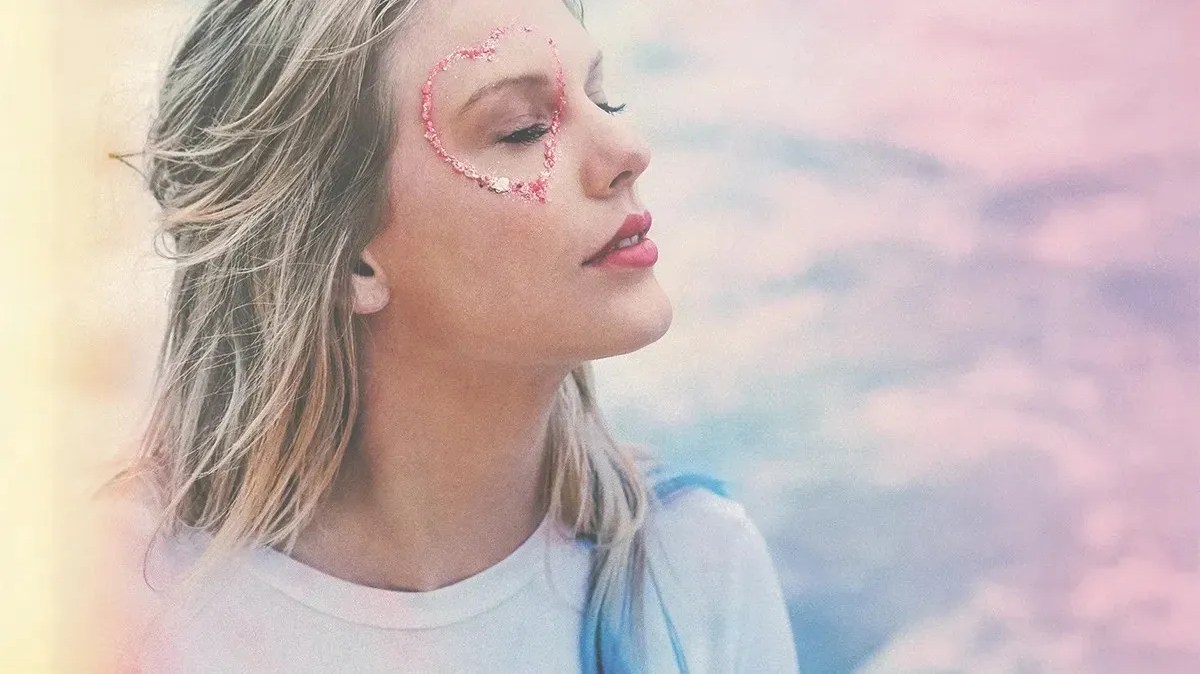 Taylor Swift em imagem de divulgação de "Lover", o sétimo álbum de estúdio da cantora
