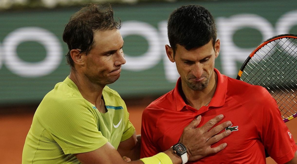 Rafael Nadal e Novak Djokovic na disputa de Roland-Garros em 2022