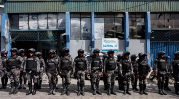 Pelo menos quatro policiais equatorianos foram sequestrados por criminosos