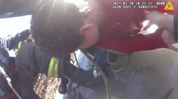 Câmera corporal capturou imagens de policial tentando salvar criança