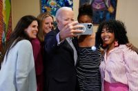 Em primária na Carolina do Sul, Biden tenta atrair eleitores negros e inaugurar mudança na região