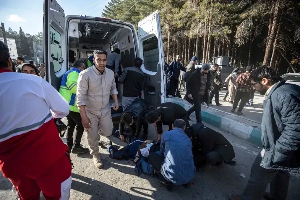 As duas explosões ocorreram com cerca de 20 minutos de intervalo, disse o ministro do Interior do Irã.