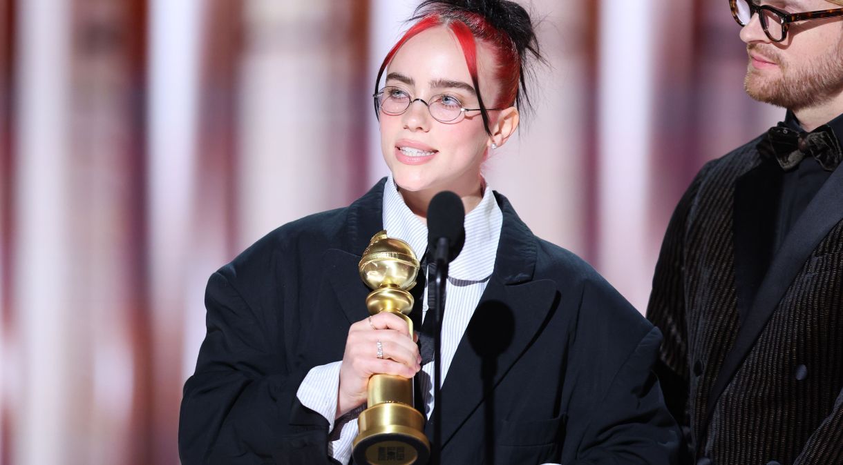 Billie Eilish recebe o Globo de Ouro de Melhor Canção Original por "What Was I Made For?" do filme "Barbie"