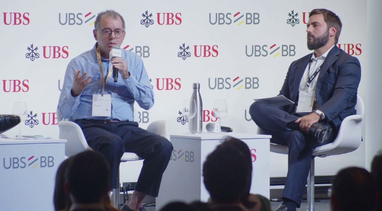 CEO da Verde Asset Management, Luis Stuhlberger (E), fala sobre situação fiscal do Brasil
