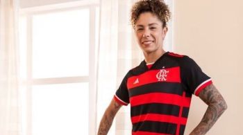 Atacante afirma que a migração da torcida do futebol masculino do Flamengo tem gerado situações desagradáveis