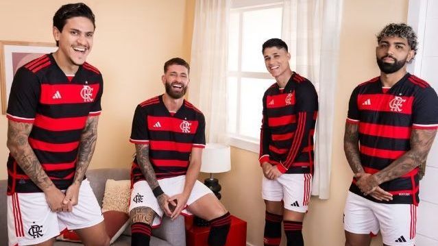 Flamengo lança novo uniforme