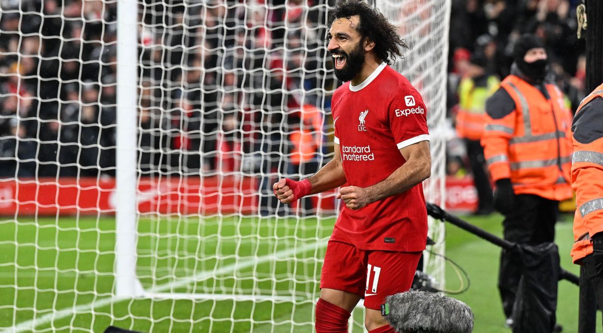 Salah comemora gol na vitória do Liverpool sobre o Newcastle por 4 a 2
