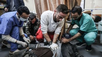 À CNN, cirurgião britânico que liderou equipe de emergência no centro do enclave diz que situação do hospital Al-Aqsa é a mais grave já vista em sua carreira 