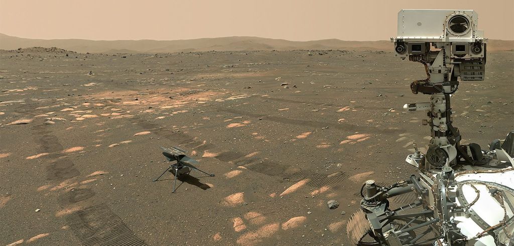 "Selfie" tirada pelo rover Perseverance, veículo da Nasa que atua como um transmissor de dados entre o helicóptero e a Terra.