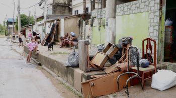 Ao menos 12 pessoas morreram na capital e Baixada Fluminense em decorrência das chuvas 