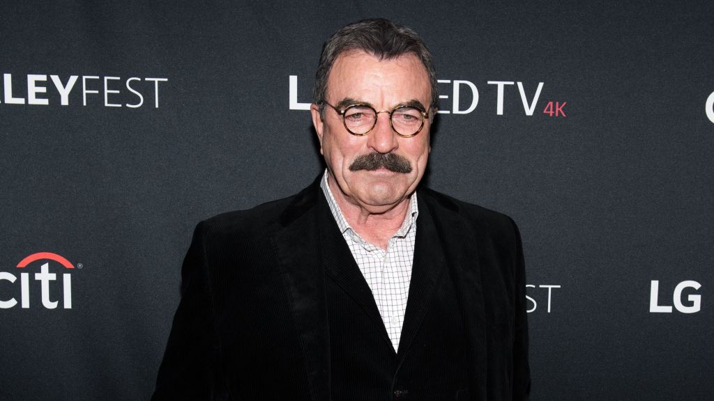 Atror Tom Selleck durante exibição de "Blue Bloods" no PaleyFest NY de 2017