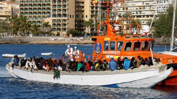 Governo espanhol teve que criar acomodações de emergência para lidar com aumento de refugiados