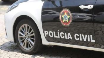 Crime aconteceu no domingo (28); suspeito era conhecido da família 