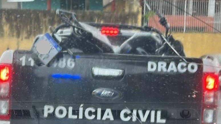 Motocicleta apreendida durante prisão de miliciano do grupo de Zinho, na zona oeste do Rio