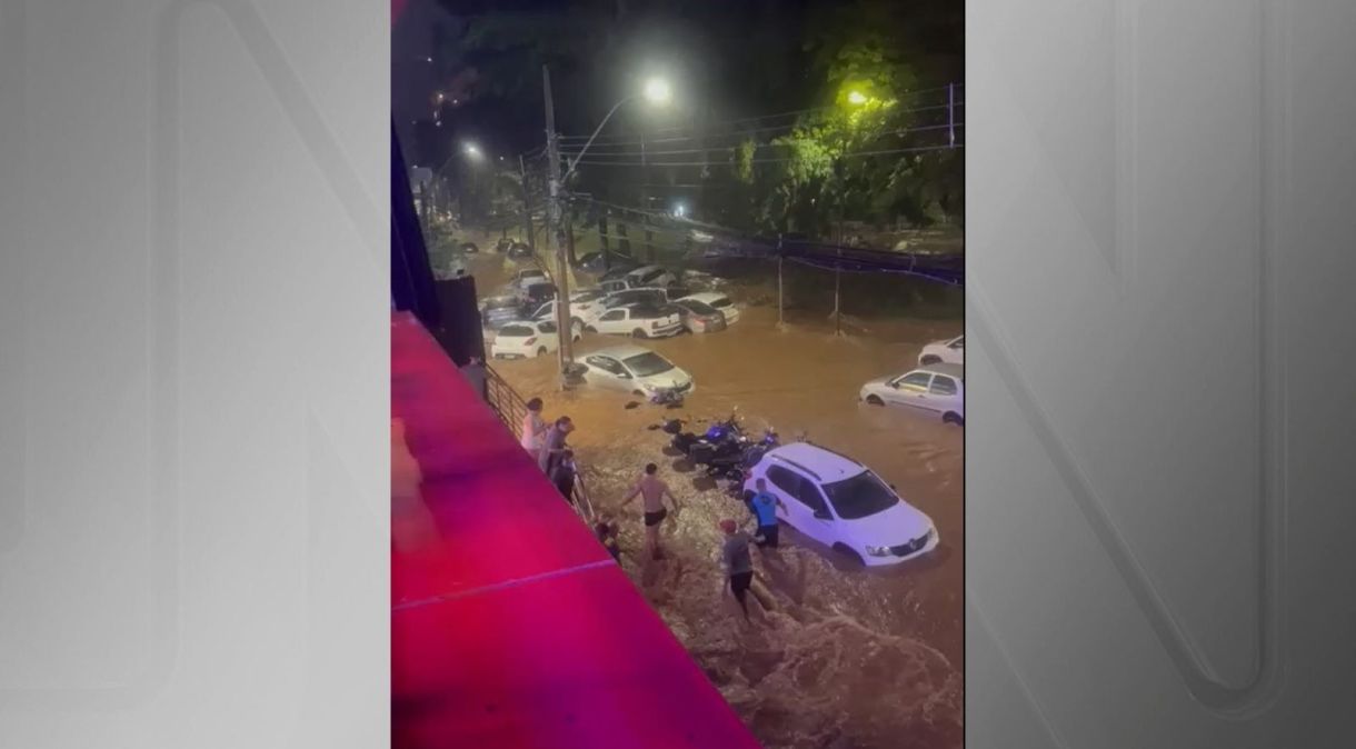 Fortes chuvas causaram alagamentos na região de Belo Horizonte