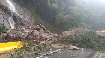 Rodovias estão com problemas por conta de deslizamentos de terra