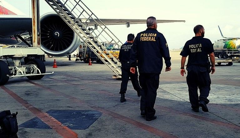 Polícia Federal prende brasileiros foragidos nos EUA