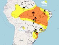 Inmet emite alerta de perigo para 17 estados por conta de fortes chuvas