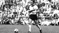 Alma do futebol alemão, Beckenbauer revolucionou o futebol como líbero