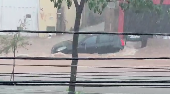 Belo Horizonte e cidades da região metropolitana foram atingidas por temporal no último dia do ano
