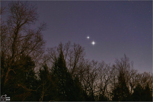 Foto da conjunção entre Saturno e Júpiter tirada em 8 de dezembro de 2020, na Pensilvânia, Estados Unidos.