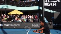 DJs, bar e fãs barulhentos: nova quadra do Australian Open muda a forma de assistir ao tênis