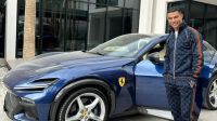 Cristiano Ronaldo posa ao lado de nova Ferrari de R$ 7,5 milhões; veja a coleção