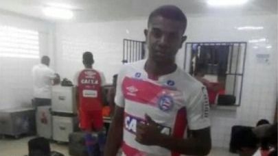 Davi, do BBB 24, no vestiário das categorias de base do Bahia no antigo CT do clube